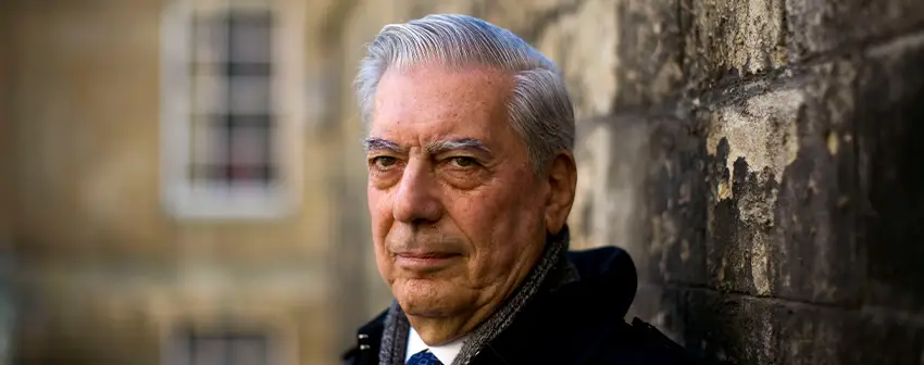 Mario Vargas Llosa, escritor de "La ciudad y los perros"