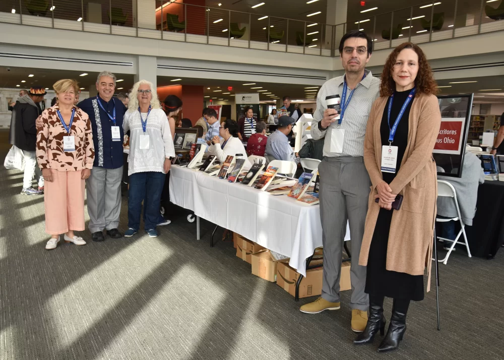 Mesa de escritores invitados 1